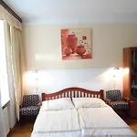 Garden Szivarvany Utca 39 Superior Vendeghaz Pensionat 3*