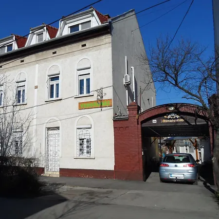 Pensionat Garden Szivarvany Utca 39 Superior Vendeghaz