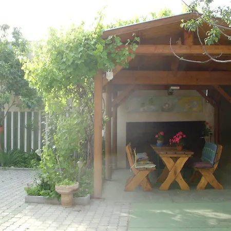 Garden Szivarvany Utcai Vendeghaz 3* Szeged
