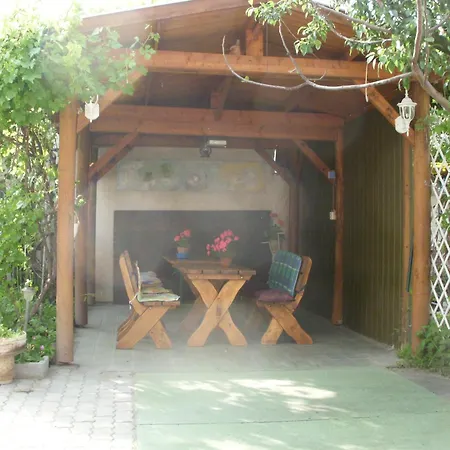 Garden Szivárvány Utcai Affittacamere 3*