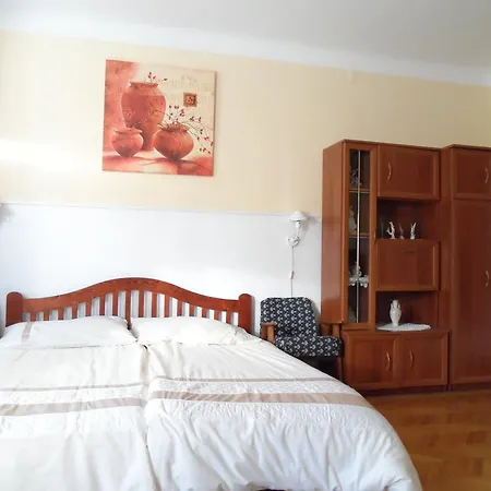 Garden Szivarvany Utca 39 Superior Vendeghaz 3* Seghedin