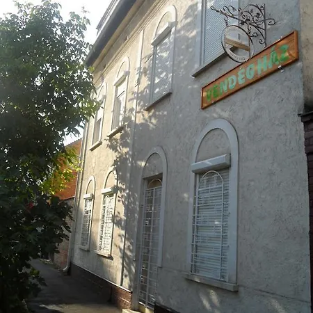 Garden Szivarvany Utcai Vendeghaz Guest house