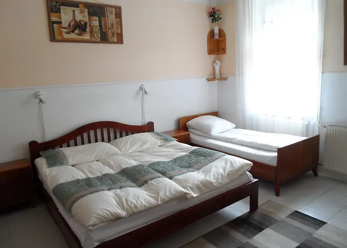 Garden Szivarvany Utcai Vendeghaz Pensionat